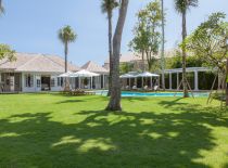 Villa The Cotton House, Piscine et jardin